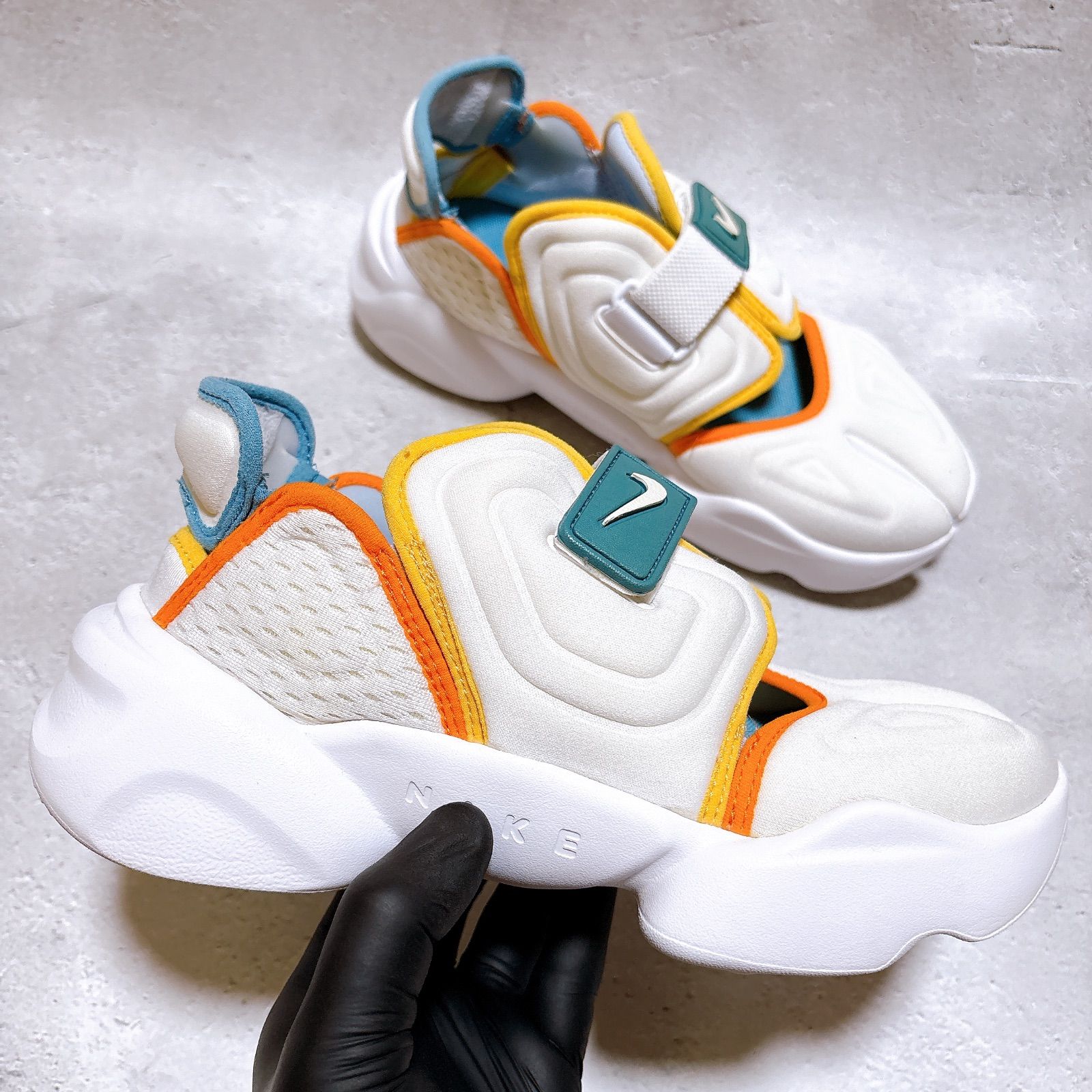 新品定価（参考） ¥14,300 NIKE W AQUA RIFT WHITE/CERULEAN-SOLAR FLARE-MAGMA ORANGE