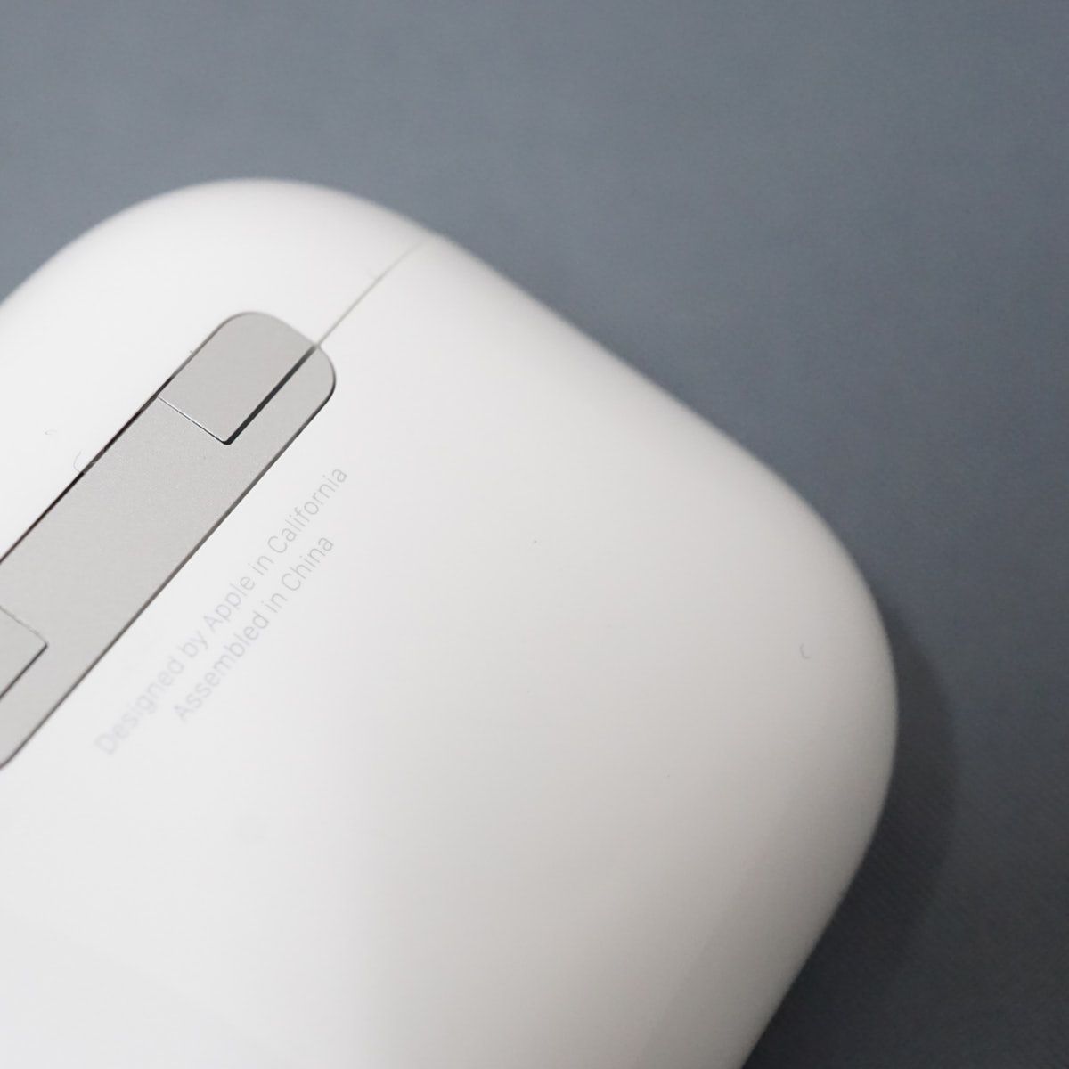 Apple AirPods 4 充電ケースのみ USED美品 ノイズキャンセリング搭載