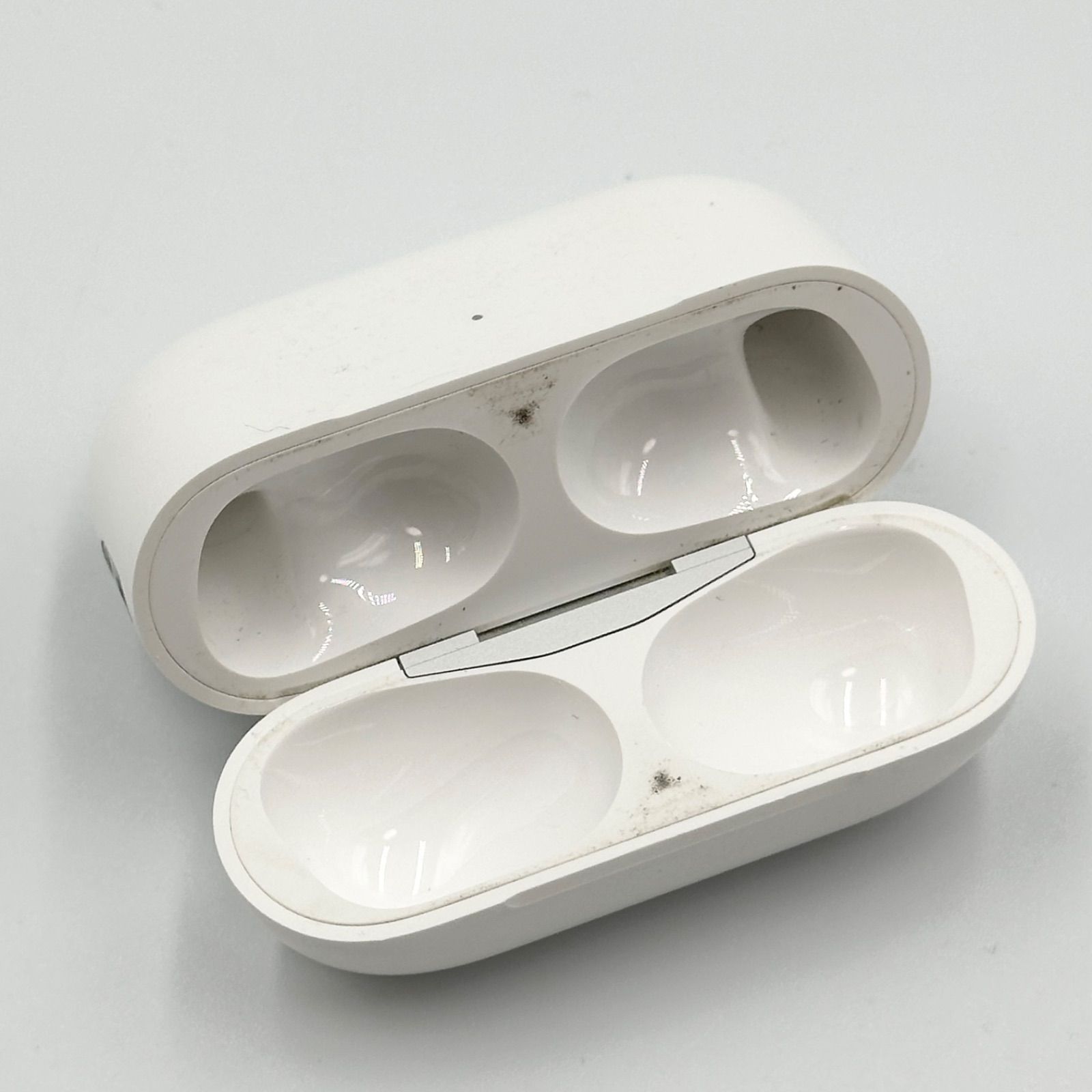 Apple AirPods Pro 第2世代 充電ケースのみ A2968 正規品 type-C 【24