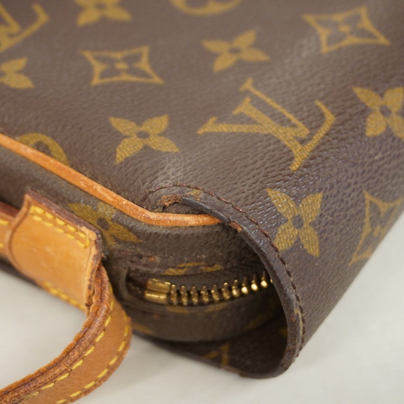 ルイヴィトン　モノグラム サンジェルマン　24 ショルダーバッグ ルイ・ヴィトン(Louis Vuitton) ルイ・ヴィトン ショルダーバッグ