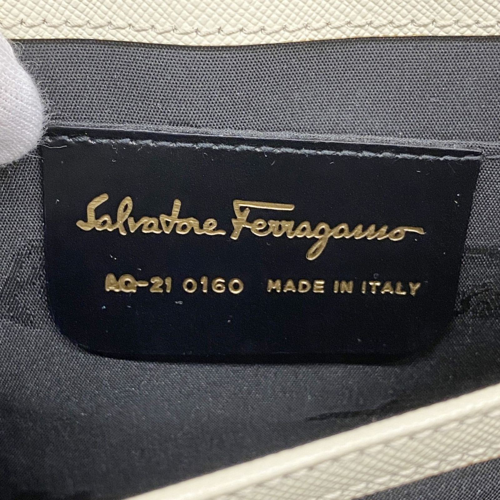 サルヴァトーレ・フェラガモ(Salvatore Ferragamo) サルヴァトーレフェラガモ ハンドバッグ ガンチーニ レザー アイボリー レディース
