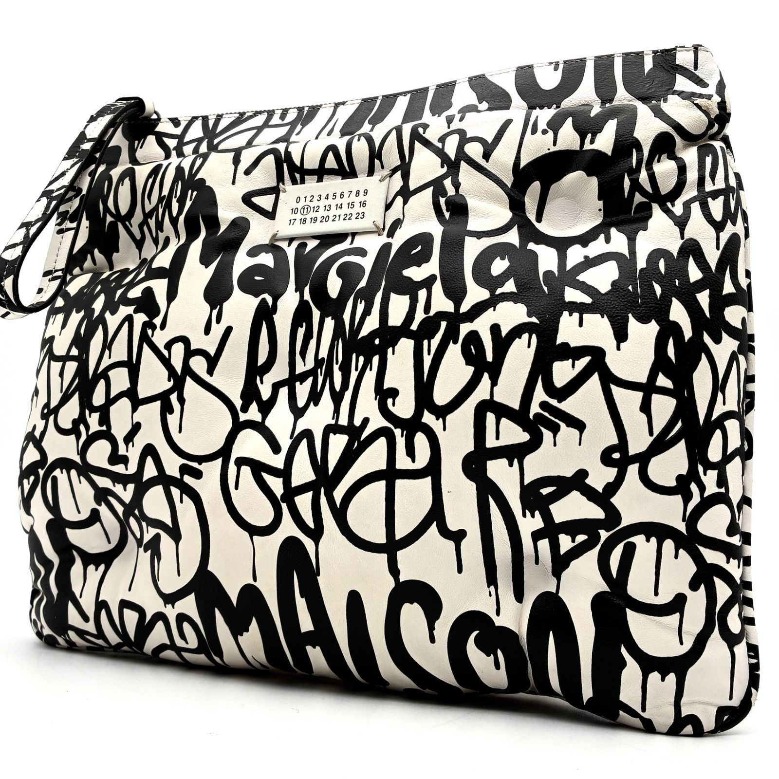 美品 Maison Margiela メゾンマルジェラ グラムスラム グラフィック クラッチバッグ セカンドバッグ ホワイト ブラック レザー 本革 カレンダータグ 軽量 持ち運び 夏のボーナス ご褒美 父の日 夏休み 旅行