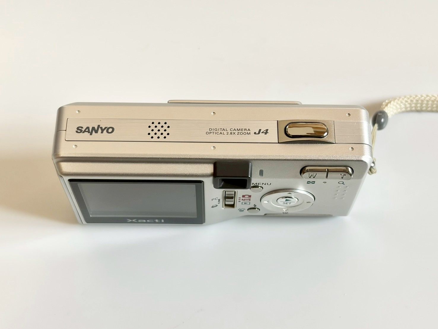 美品】SANYO Xacti DSC-J4 三洋 デジタルカメラ デジカメ コンデジ