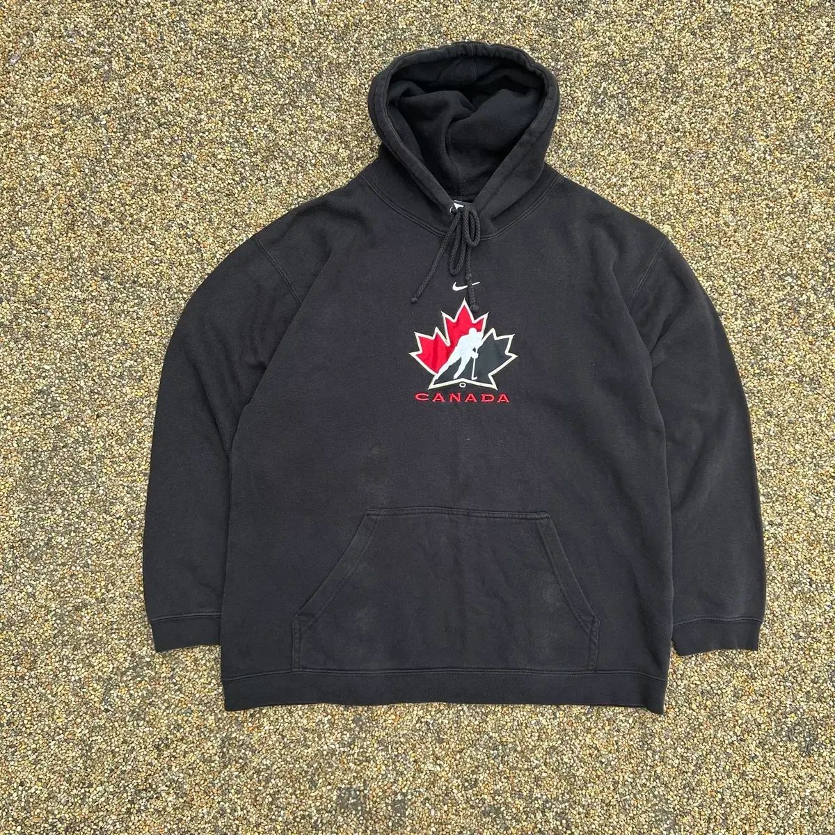 ナイキ(NIKE) カナダ ブラック フードTシャツ