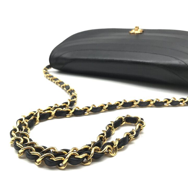 良品 CHANEL シャネル ココマーク ハーフムーン ターンロック レザー 