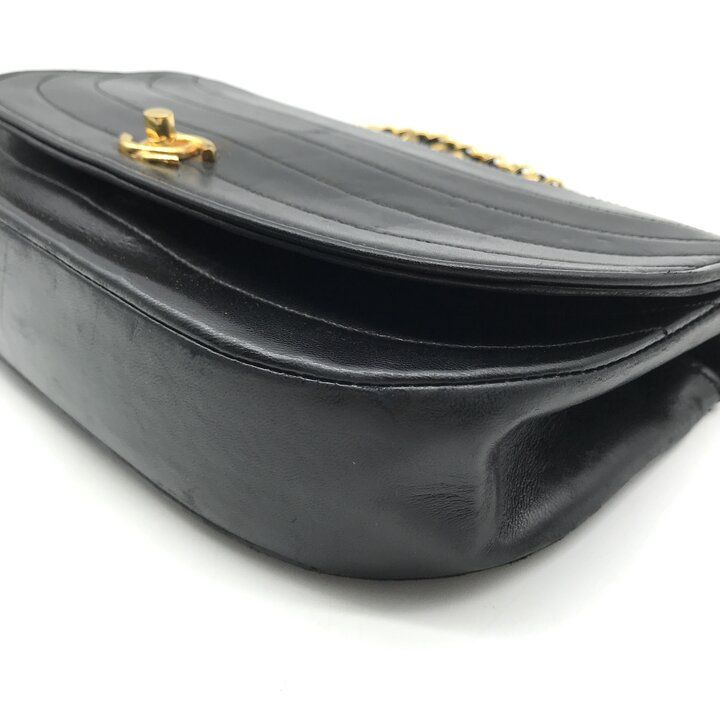 良品 CHANEL シャネル ココマーク ハーフムーン ターンロック レザー 