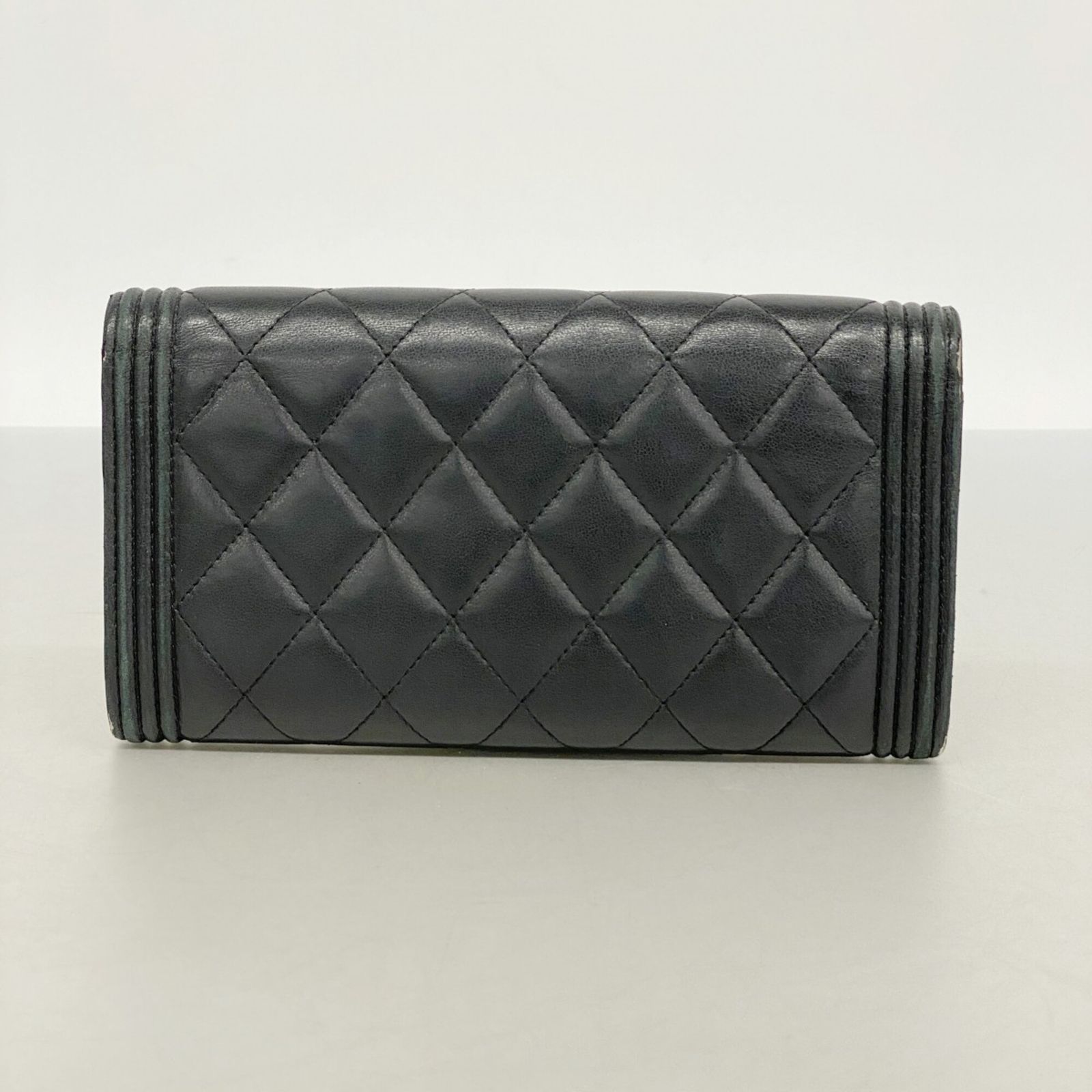 シャネル(Chanel) シャネル 長財布 ボーイシャネル ラムスキン