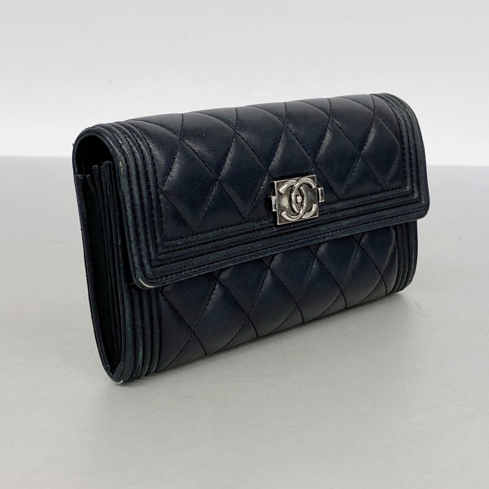 シャネル(Chanel) シャネル 長財布 ボーイシャネル ラムスキン 