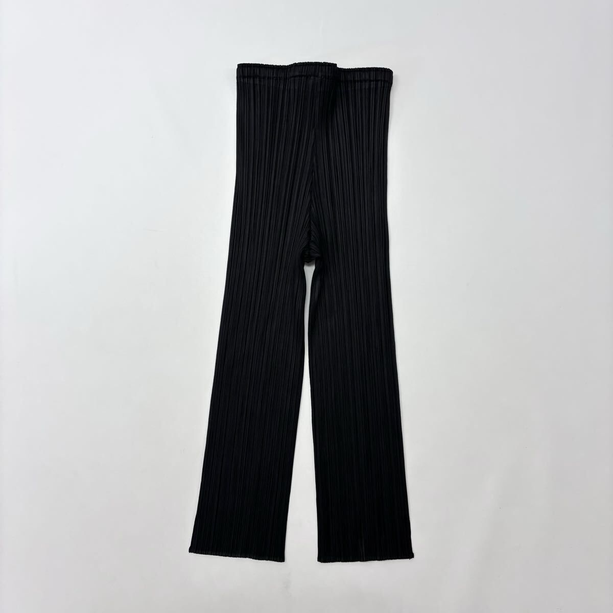 PLEATS PLEASE ISSEY MIYAKE プリーツ 黒　サイズ3 PLEATS PLEASE ISSEY MIYAKE プリーツプリーズ イッセイミヤケ