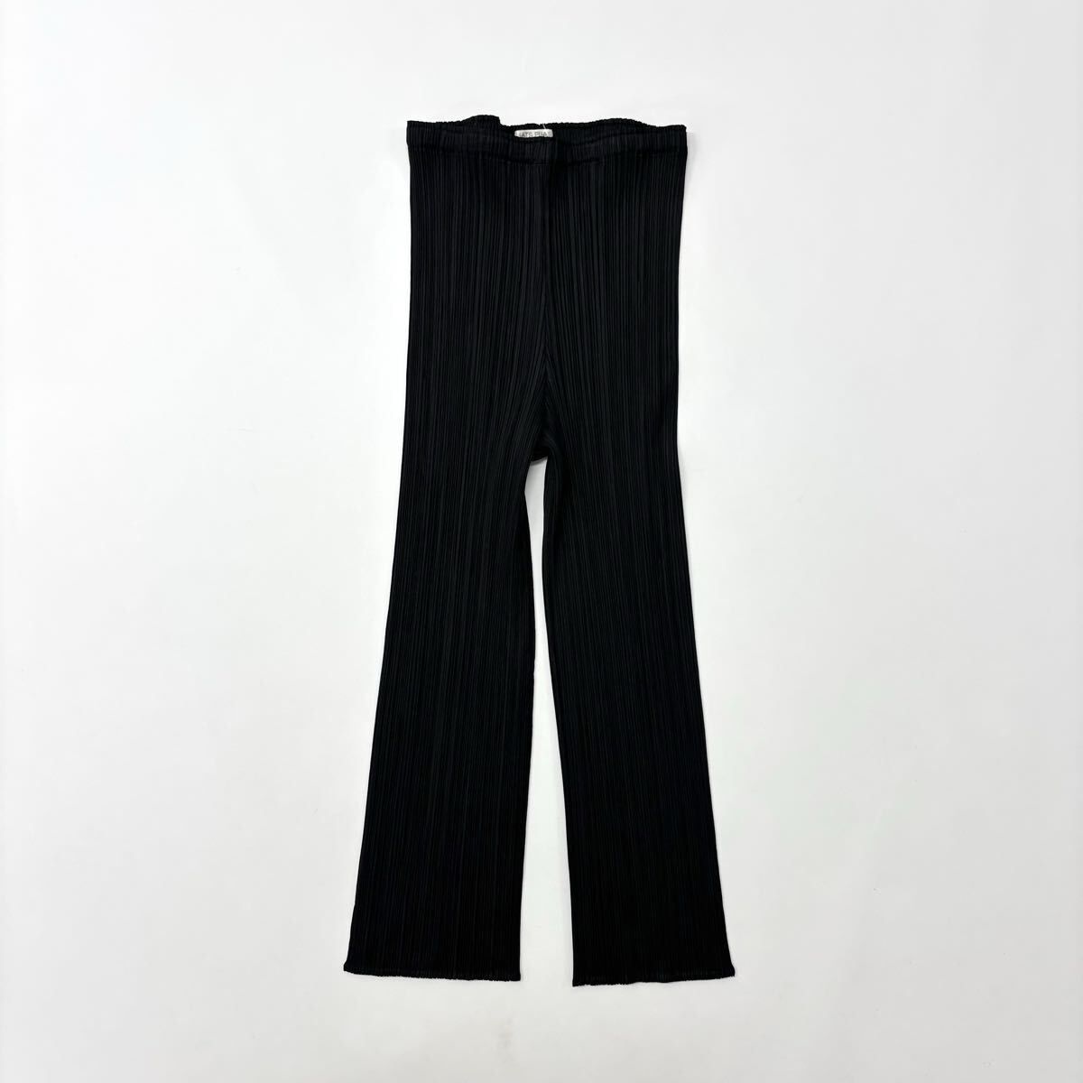 ISSEY MIYAKEプリーツプリーズ　ブラックパンツ PLEATS PLEASE ISSEY MIYAKE プリーツプリーズ イッセイミヤケ