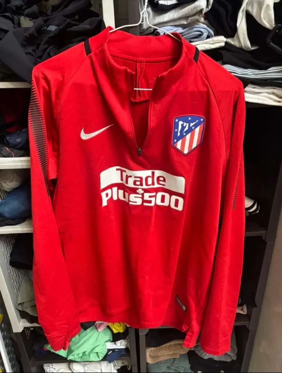 アトレティコ・マドリード Nike 長袖シャツ　authentic Nike アトレチコ マドリード アトレティコ・マドリード Nike 長袖
