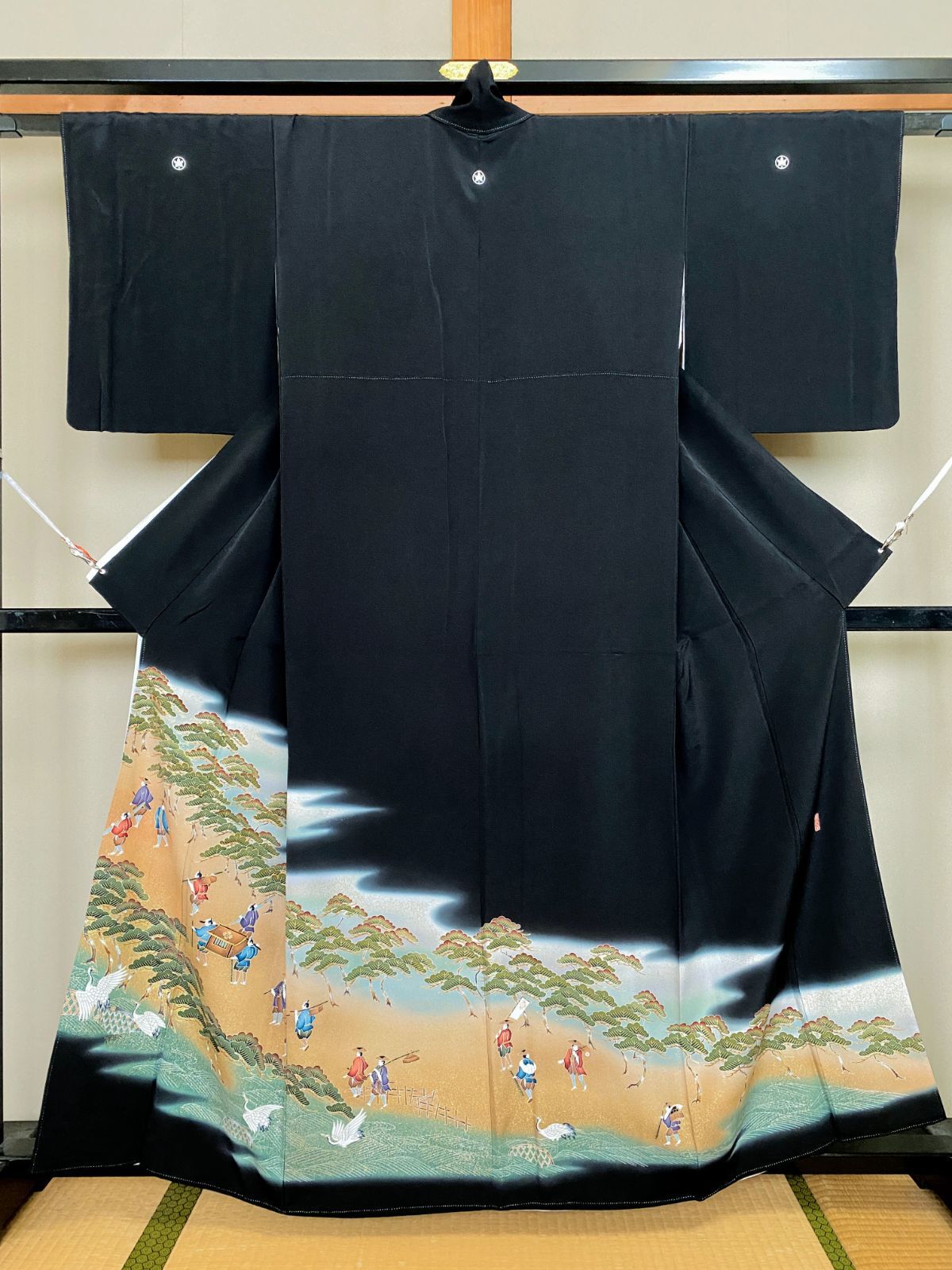 600B【アンティーク着物】黒留袖 景観文様 鶴 松 比翼仕立て 正絹？翠松工房 落款あり 礼装 リメイク素材にも