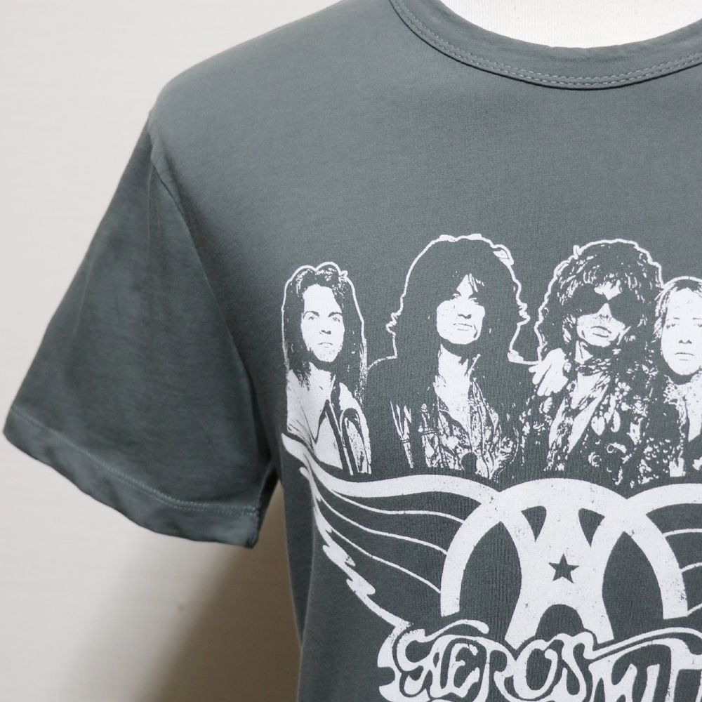 エアロスミス Tシャツ メンズ L 新品 タグ付き AEROSMITH バンドT チャコールグレー ニーマンマーカス取扱 ビンテージ加工 メンバーフォト ウイングロゴ 正規品 アメリカ古着