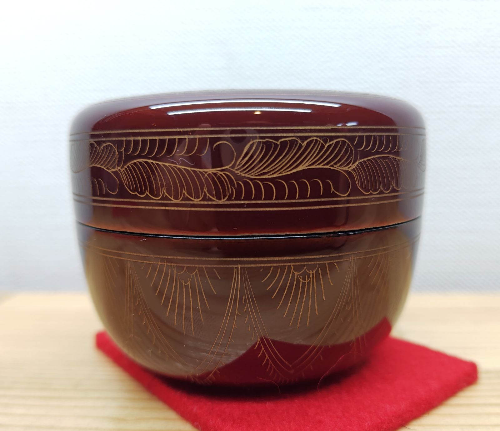 【逢絢亭・中古品】茶道具 棗 平棗 山中塗 キンマ彫り キンマ蒔絵 木製 中村湖彩 共箱入り