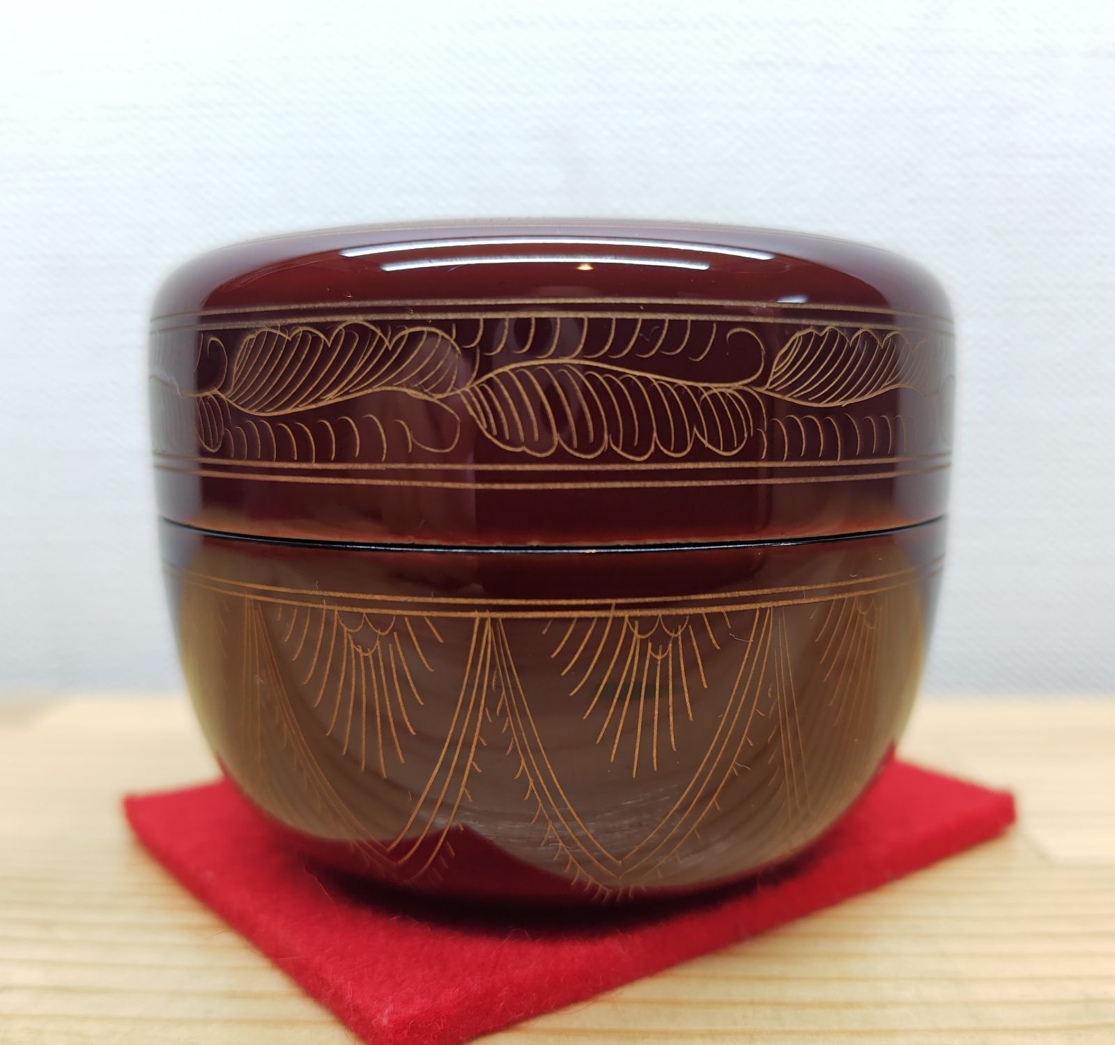 【逢絢亭・中古品】茶道具 棗 平棗 山中塗 キンマ彫り キンマ蒔絵 木製 中村湖彩 共箱入り