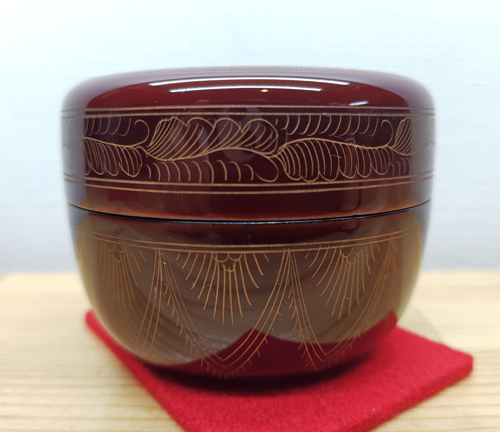 【逢絢亭・中古品】茶道具 棗 平棗 山中塗 キンマ彫り キンマ蒔絵 木製 中村湖彩 共箱入り