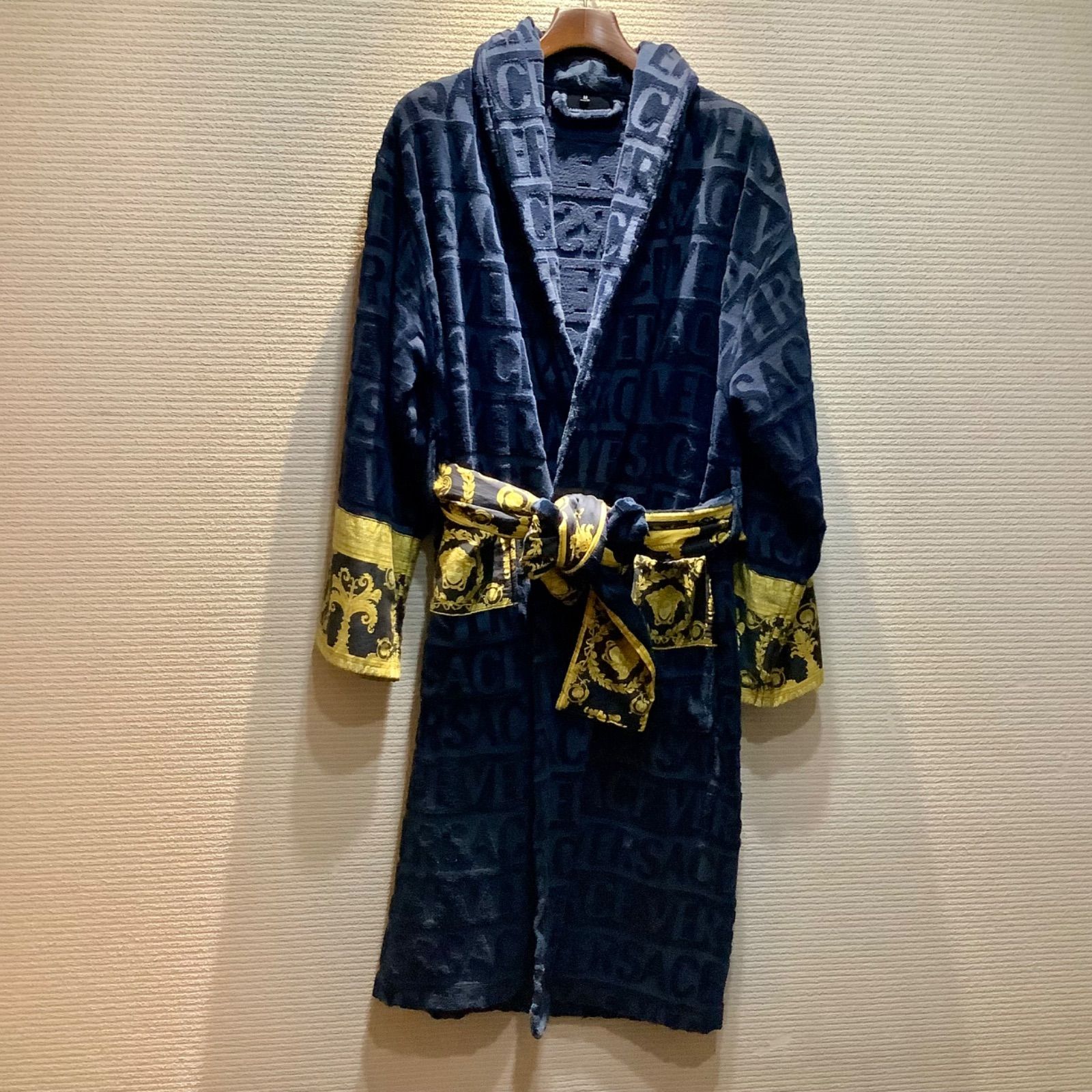 ヴェルサーチ VERSACE HOME メドゥーサ バロック ロゴ パイル地 バスローブ ガウン 黒 ブラック [M] メンズ D517/T3