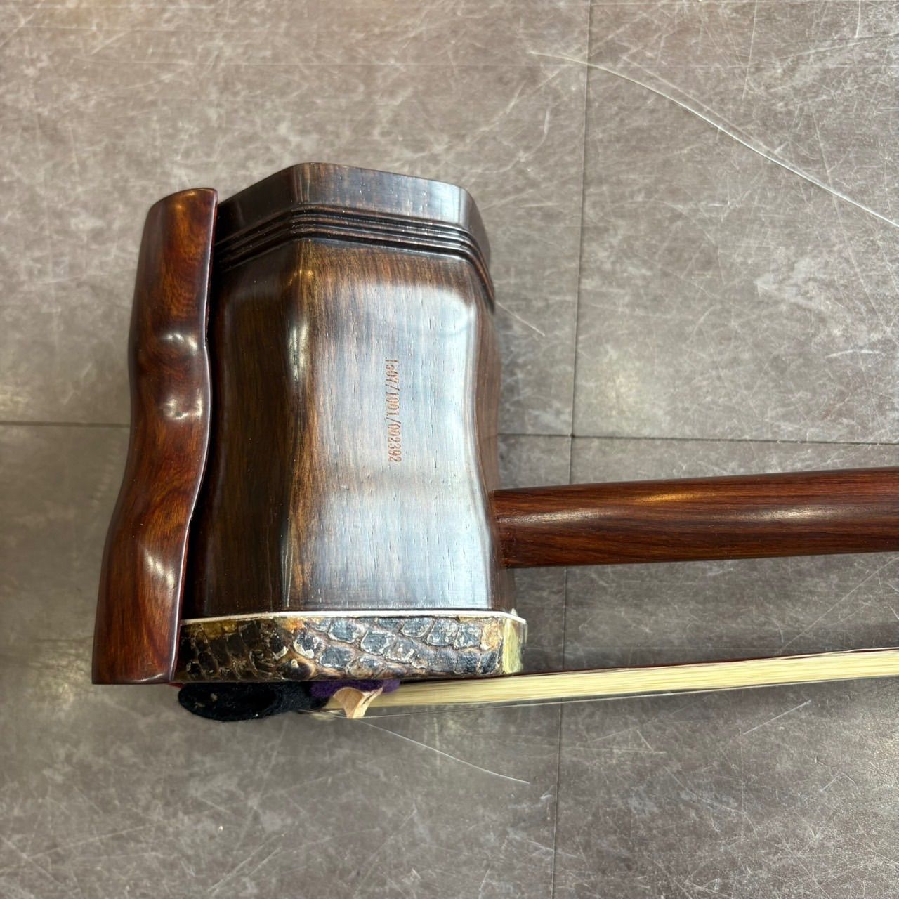 【古月琴坊 二胡】ER-500M 蛇皮 ケース付 弓 中国楽器 民族楽器
