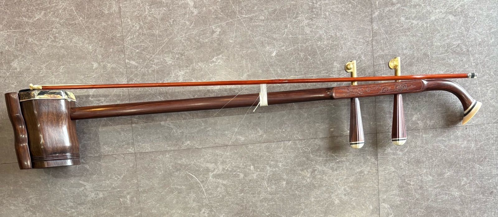 【古月琴坊 二胡】ER-500M 蛇皮 ケース付 弓 中国楽器 民族楽器