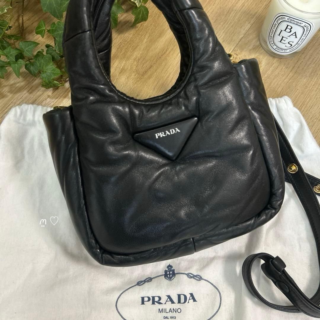 プラダ　ソフトパデッドナッパレザーミニハンドバッグ1BA359斜めがけショルダー