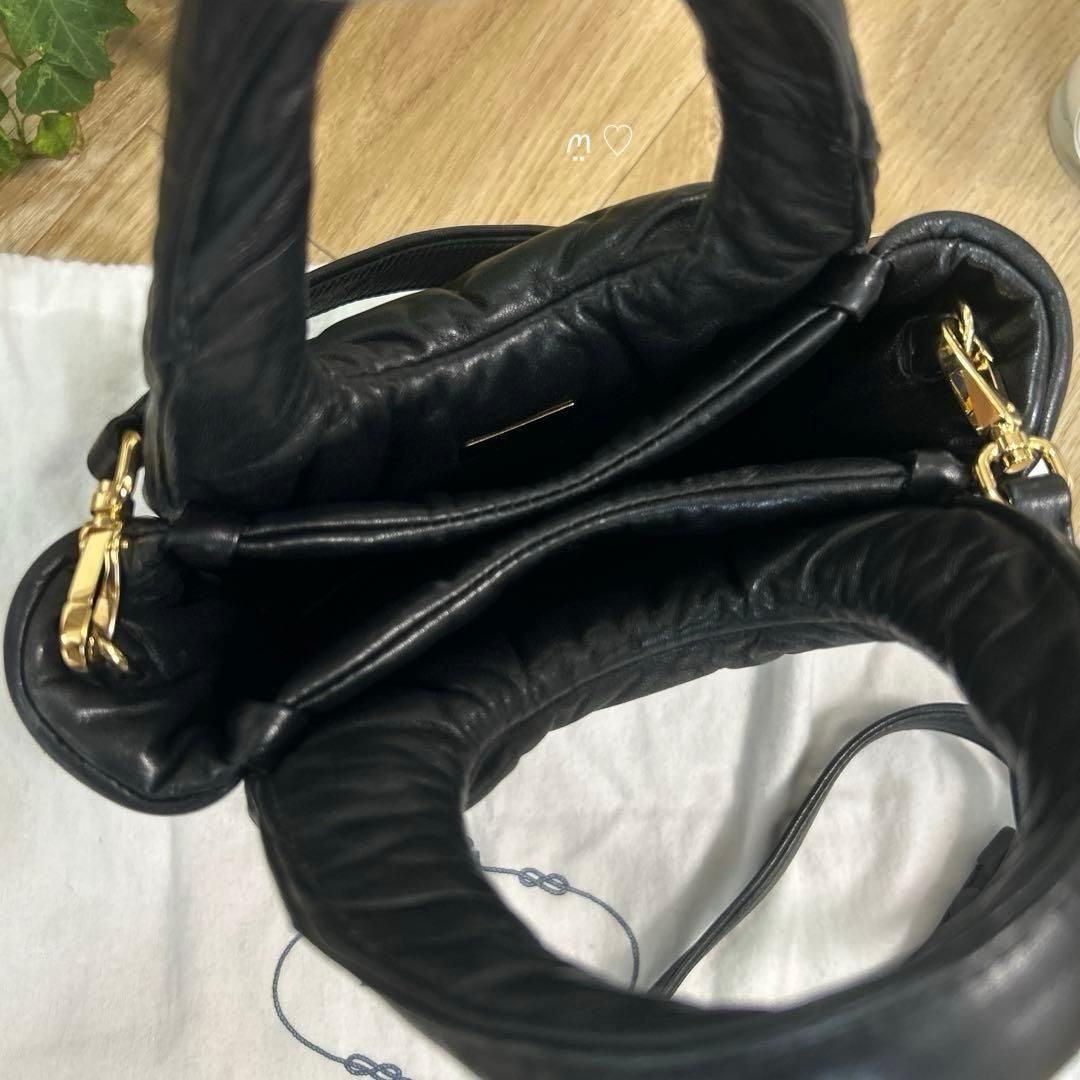 プラダ ソフトパデッドナッパレザーミニハンドバッグ1BA359斜めがけ 