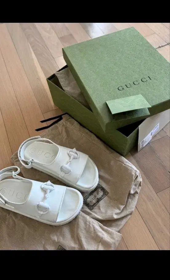(正規品) グッチ ホースビット サンダル 白