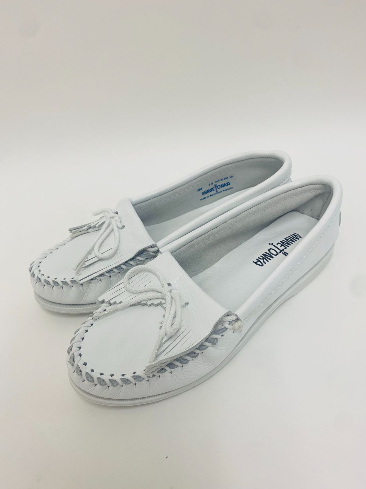 ミネトンカ MINNETONKA レディース 靴 デッキシューズ 革 ローファー フリンジ フラット ぺたんこ おしゃれ シューズ