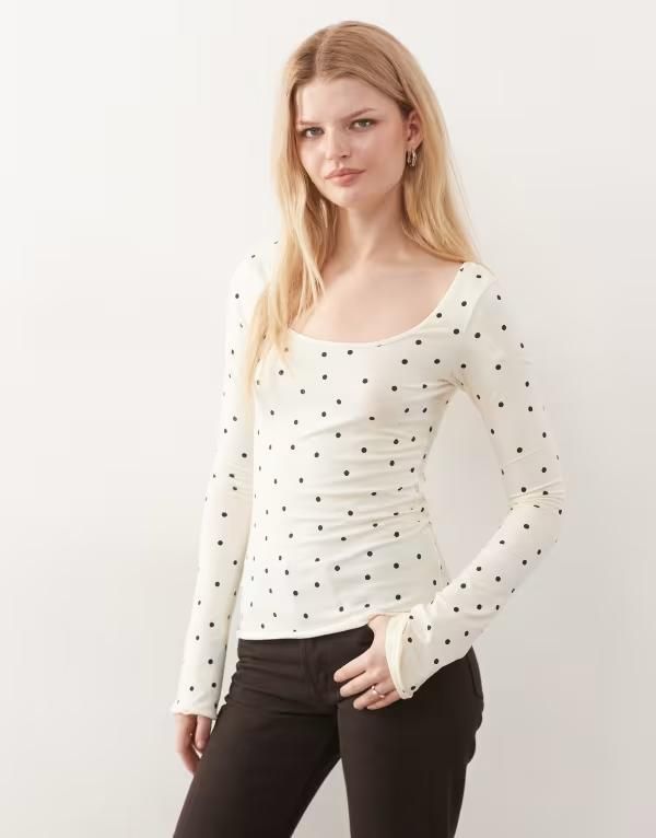 モンキ レディース トップス Tシャツ ドット Monki long sleeve scoop neck top in yellow polka dots Yellow イエロー