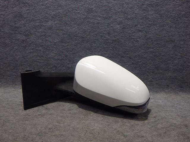 ヴィッツ　左ドアミラー　KSP　NSP130/135　7P　カラー070　87940-52B30　260523208
