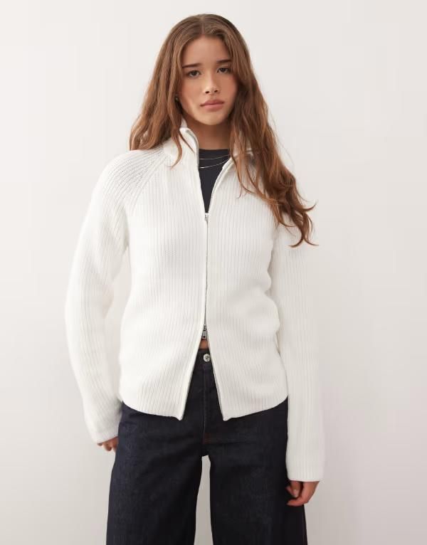 モンキ レディース アウター カーディガン リブニット ニット Monki rib knit two way zip cardigan in ecru White ホワイト