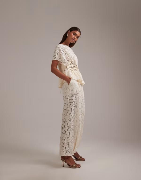 エイソス レディース ボトムス カジュアルパンツ レース ASOS DESIGN Bridalace pants in cream part of a set CREAM クリーム
