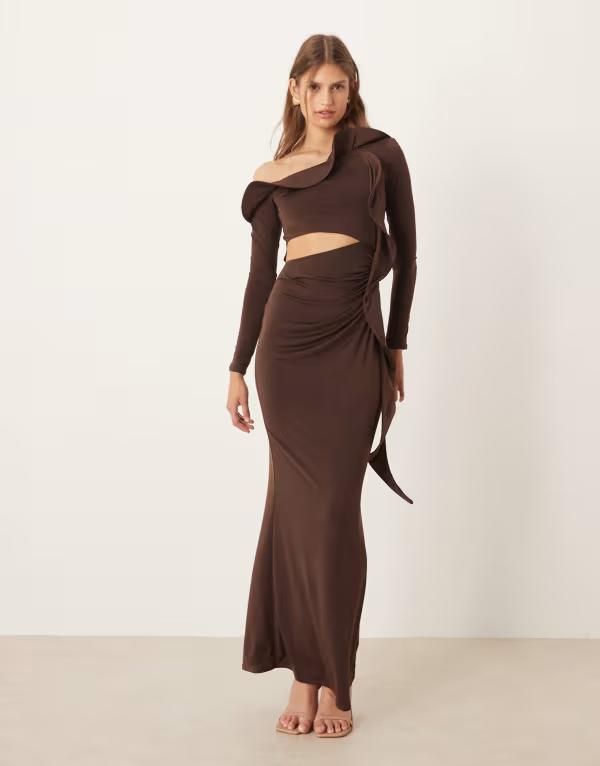 エイソス レディース トップス ワンピース カットアウト ミディワンピース フリル ミディ ASOS DESIGN long sleeve structured ruffle midi dress with cutout detail in chocolate