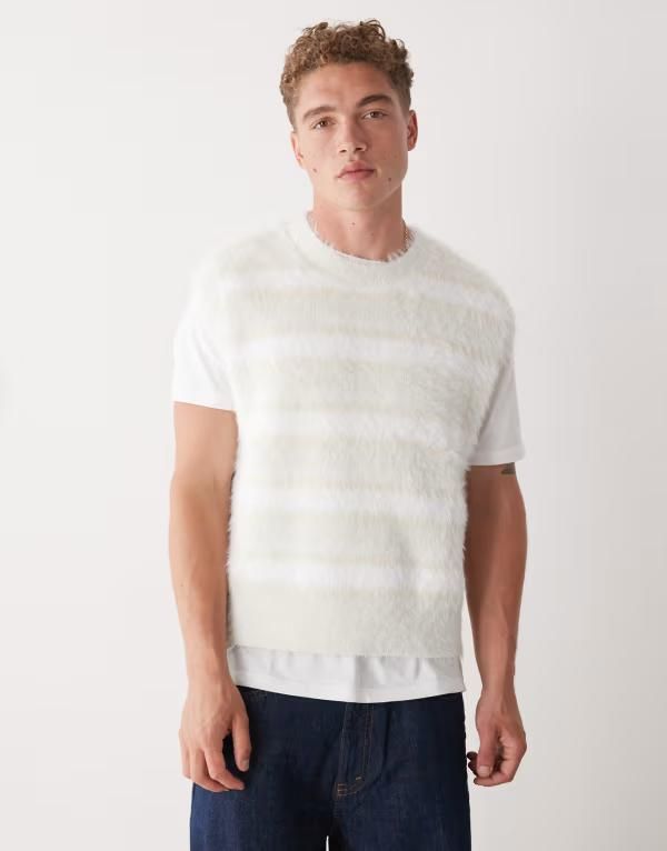 ウィークデイ メンズ トップス ベスト セーター ニット Weekday hairy yarn knit sweater vest in offwhite stripe Off white stripes オフホワイト