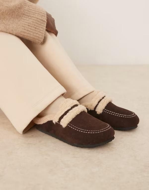 グラマラス レディース シューズ スリッポン・ローファー Glamorous fluffy slip on mules in expresso Expresso