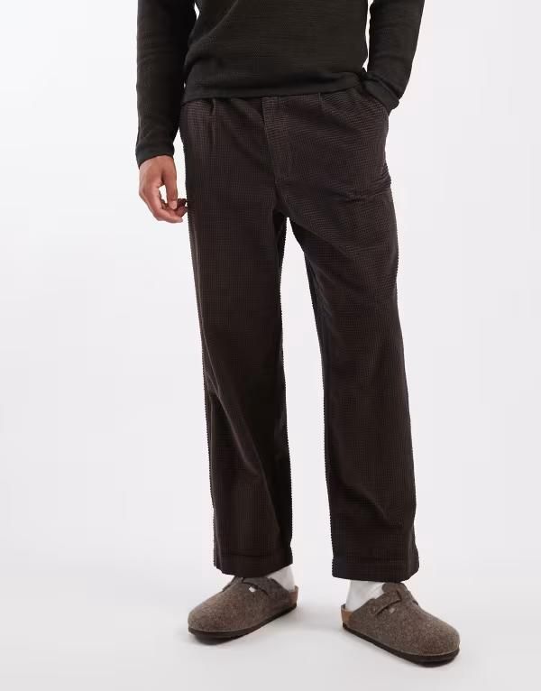 エイソス メンズ ボトムス カジュアルパンツ コーデュロイ パンツ ASOS DESIGN relaxed tapered pants bubble corduroy BROWN ブラウン