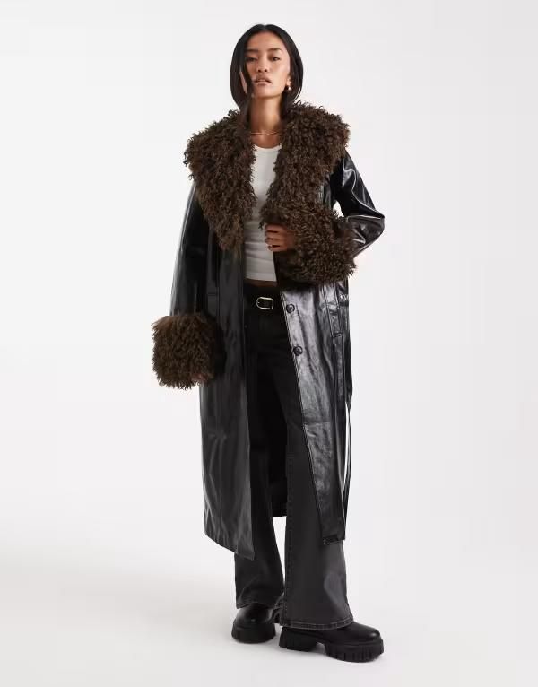ミスセルフフリッジ レディース アウター コート Miss Selfridge faux fur trim vinyl trench coat Black ブラック