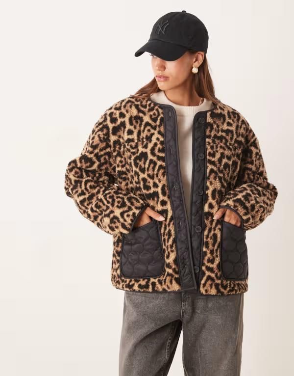 エイソス レディース アウター パーカー・スウェット キルティング ナイロン フリース ジャケット ASOS DESIGN leopard borg fleece jacket with quilted nylon detail Black ブラック