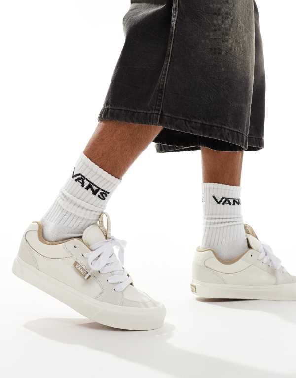 バンズ メンズ シューズ スニーカー Vans Chukka Push sneakers with brown details in cream BROWN ブラウン