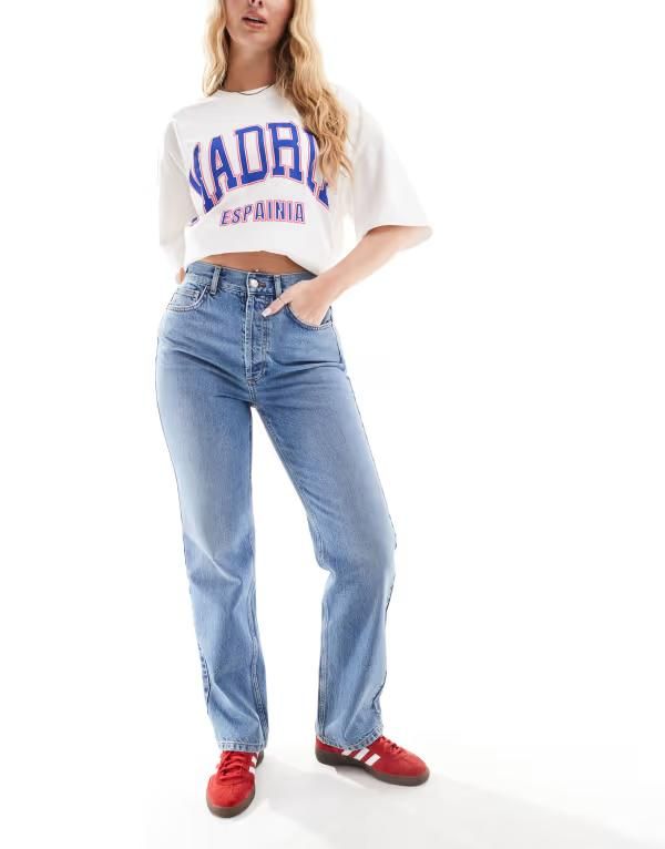 トップショップ レディース ボトムス デニムパンツ Topshop Hourglass Kort high rise straight jean in mid Mid blue ブルー