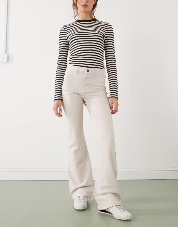 ノイジーメイ レディース ボトムス デニムパンツ ジーンズ Noisy May Sallie high rise slim flare jeans in ecru Pumice stone ストーン