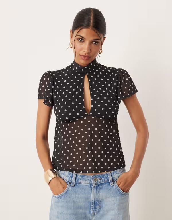 エイソス レディース トップス Tシャツ ドット柄 ドット メッシュ ASOS DESIGN floaty mesh flutter sleeve top with tie back detail polka dot Polka Dot ドット