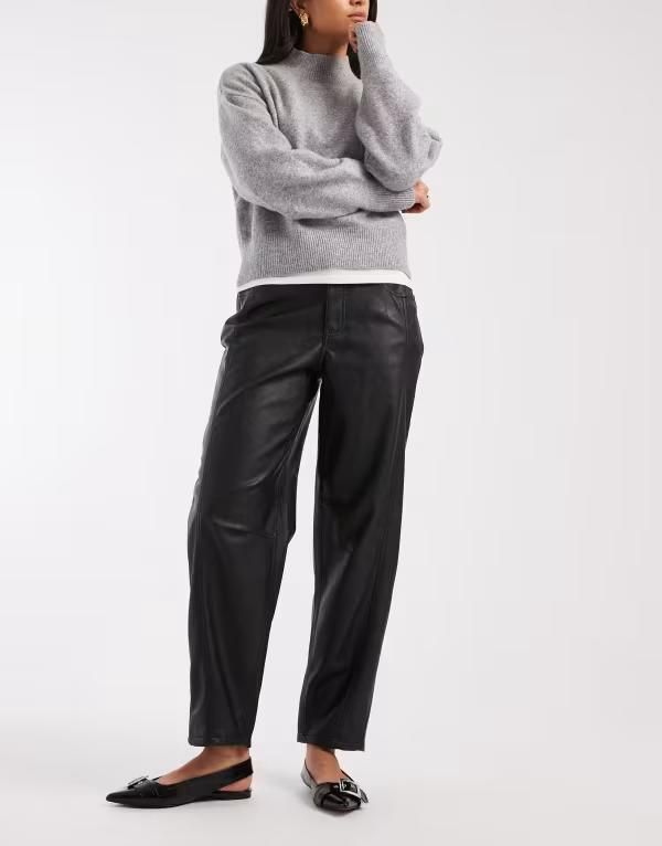 ヴェロモーダ レディース ボトムス カジュアルパンツ レザー フェイクレザー Vero Moda faux leather barreleg pants Black ブラック