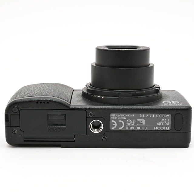 良品＞ RICOH GR DIGITAL III｜高級コンパクトデジタルカメラ