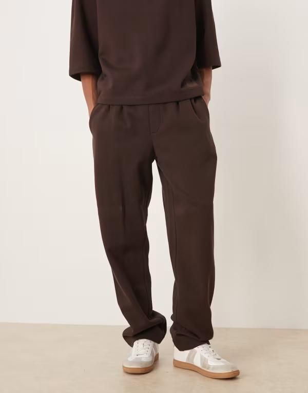 エイソス メンズ ボトムス カジュアルパンツ ストレート スウェットパンツ ASOS DESIGN straight leg sweatpants with pleats BROWN ブラウン