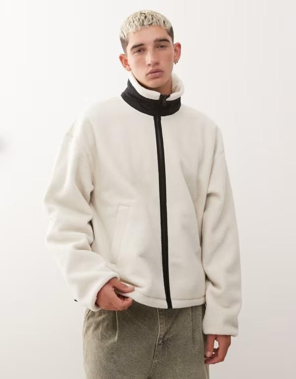 ウィークデイ メンズ アウター パーカー・スウェット ハーフジップ シャツ フリース Weekday half zip borg fleece sweatshirt in offwhite オフホワイト