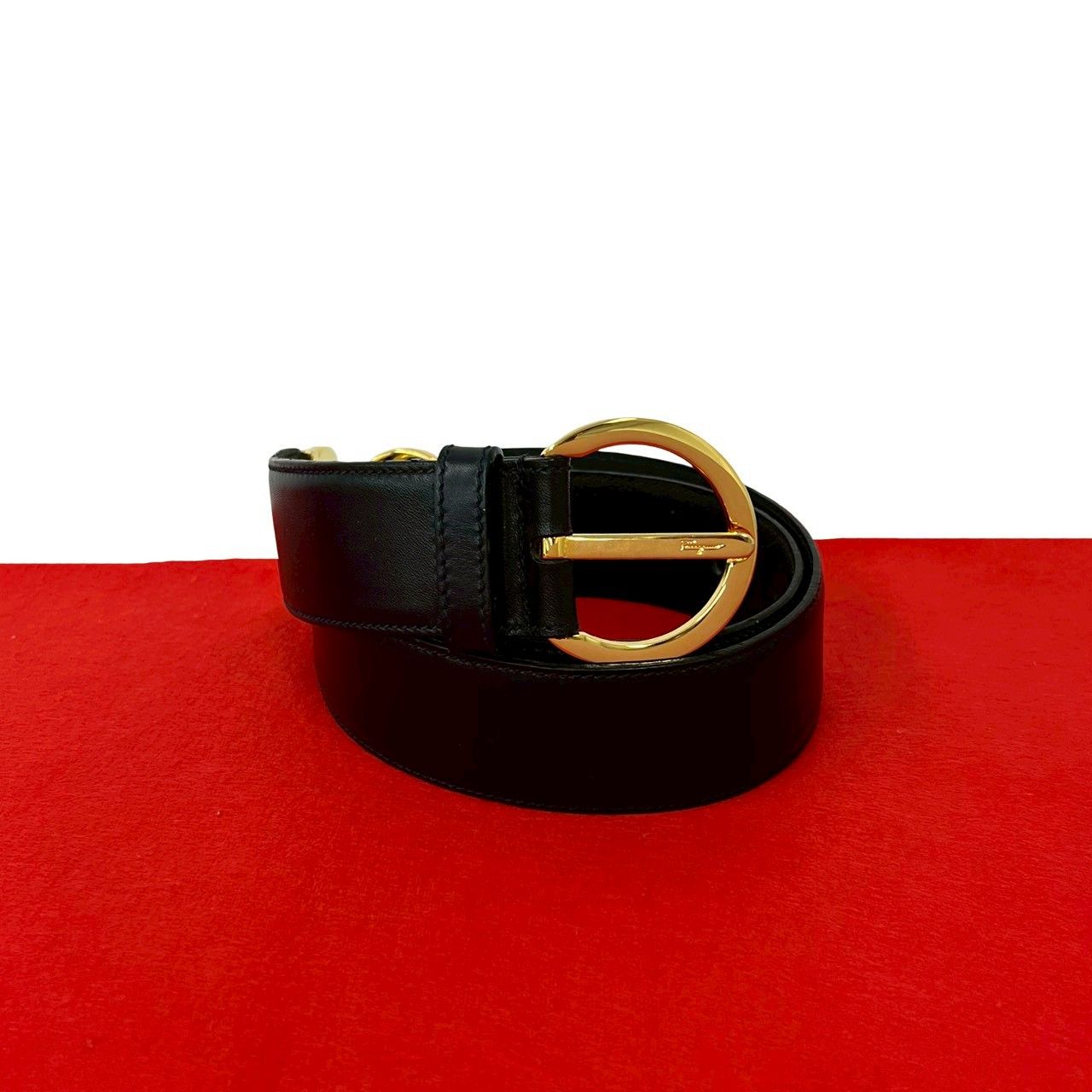 極 美品 Salvatore Ferragamo サルヴァトーレフェラガモ ガンチーニ ロゴ 金具 レザー 本革 ベルト サイズ70 レディース ネイビー 84994