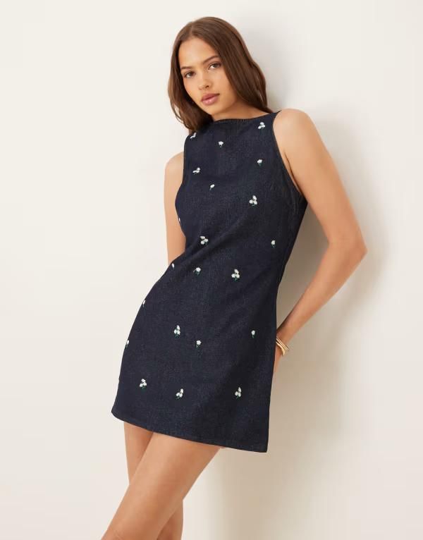 エイソス レディース トップス ワンピース ミニワンピース フラワー柄 ミニ 刺繍 デニム フラワー ASOS DESIGN denim shift mini dress with embroidered ditsy floral in rinse wash