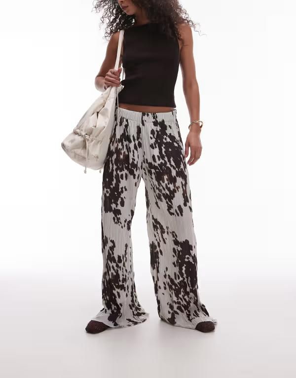 トップショップ レディース ボトムス カジュアルパンツ ワイドレッグ プリント パンツ Topshop crinkle wide leg pants in cow print Cow print