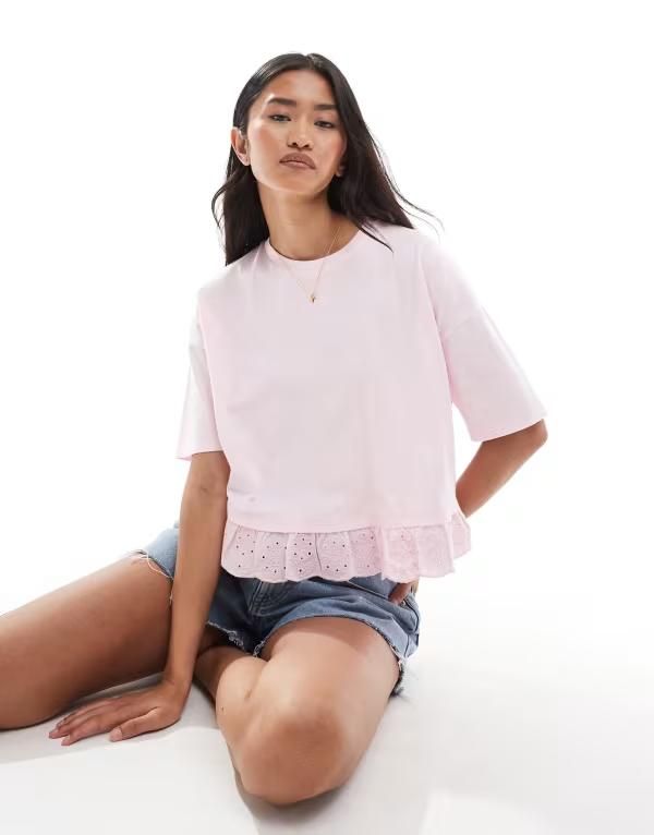 ミスセルフフリッジ レディース トップス Tシャツ Miss Selfridge eyelet hem short sleeve tshirt in pale Pale pink ピンク