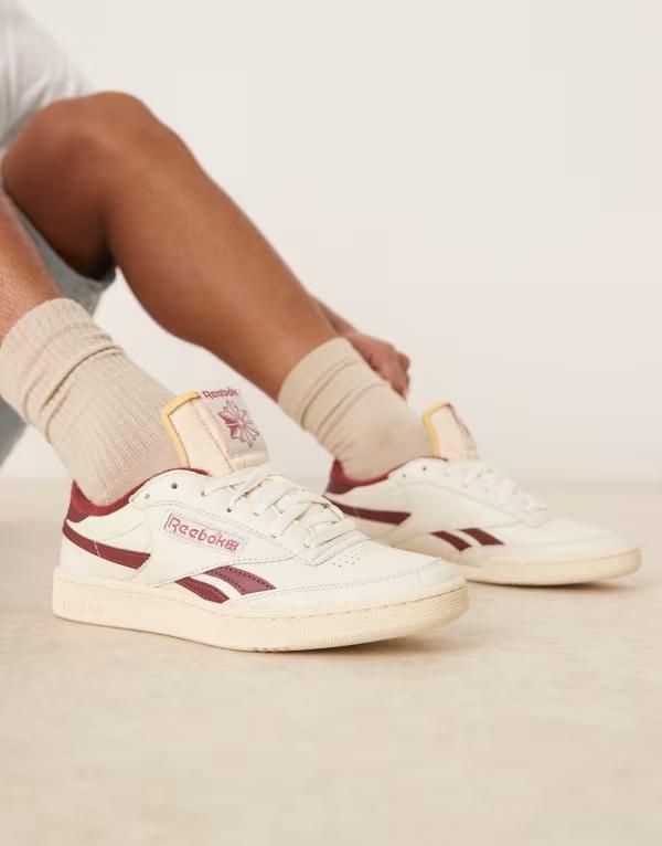 リーボック レディース シューズ スニーカー ヴィンテージ Reebok Club C Revenge Vintage sneakers with burgundy details WHITE ホワイト